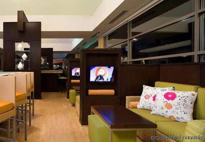 Holiday Inn チェサピーク レストラン 写真
